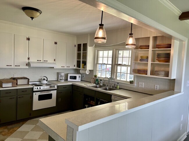 Foto del edificio - Quaint Swansboro Ranch Home