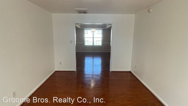 Building Photo - 5 br, 3.5 bath House - 1617 Tree Ridge Rd