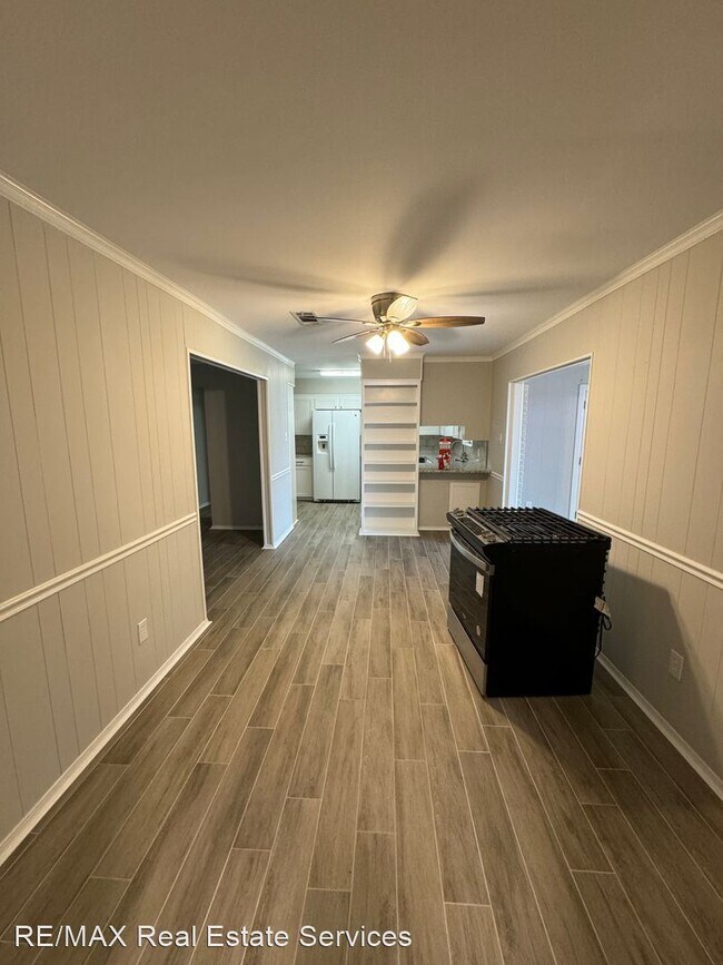 Building Photo - 3 br, 1.5 bath House - 3418 Ponderosa