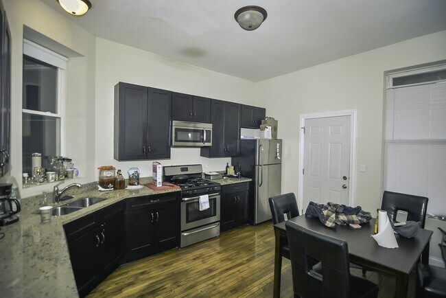 Foto del edificio - 1738 W Huron St