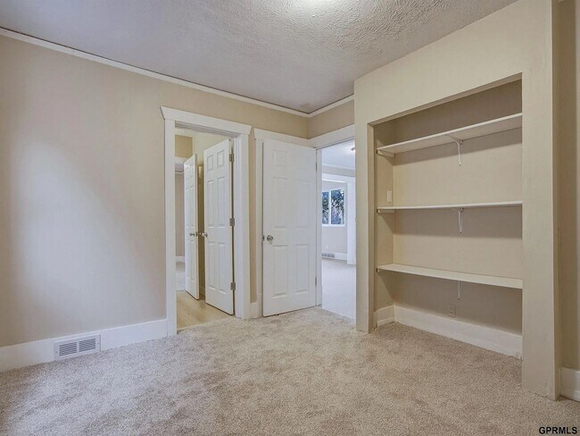 Foto del edificio - Two bedroom house for rent