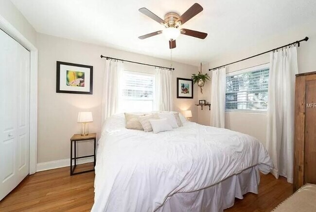 Foto del edificio - 1818 Weber St