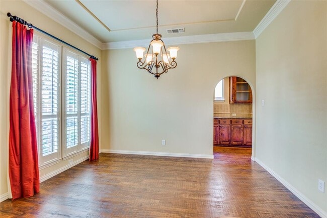 Building Photo - 1927 Mustang Trail