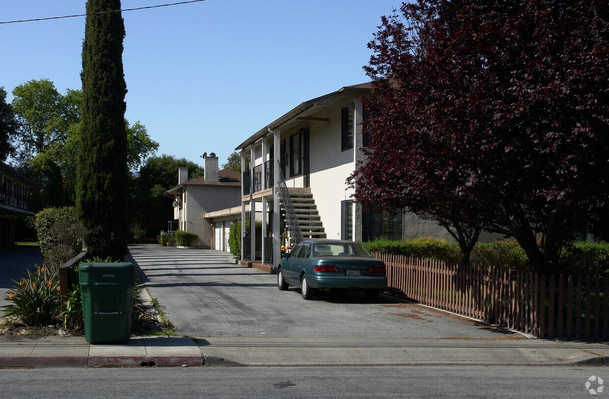 Foto principal - 1702-1710 Kentfield Ave