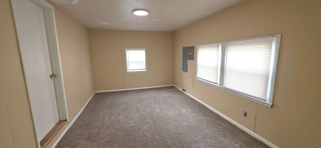 Foto del edificio - 1930 S Fremont Ave