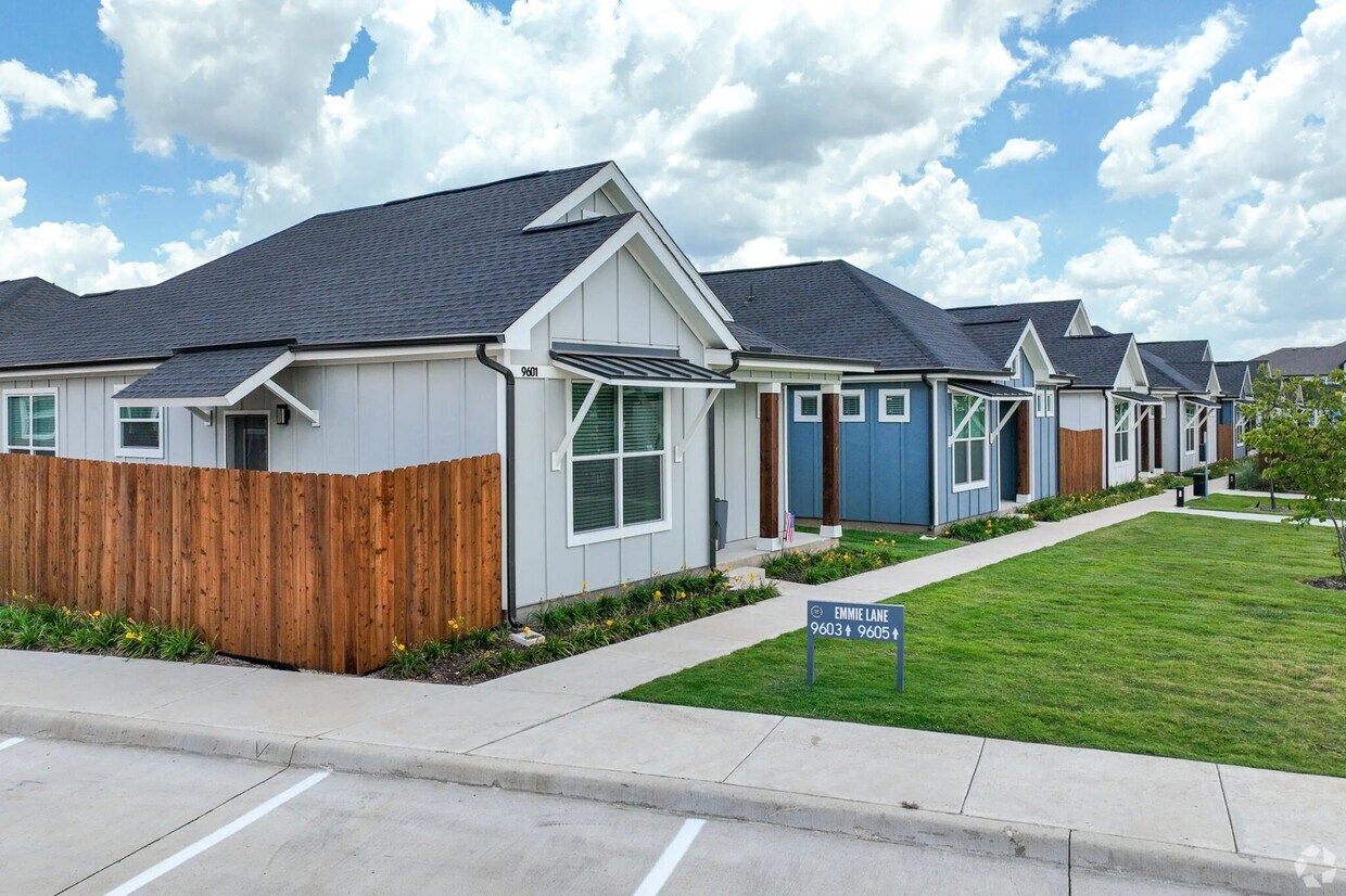 Photo - 9600 Vista Grande Blvd (Fort Worth, TX)