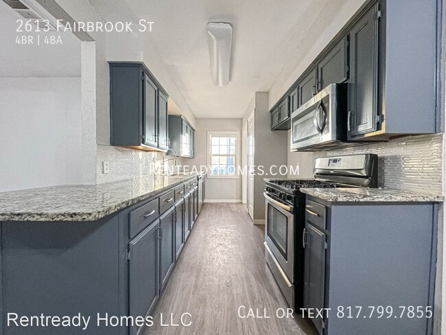 Foto del edificio - 4 br, 3.5 bath House - 2613 Fairbrook St