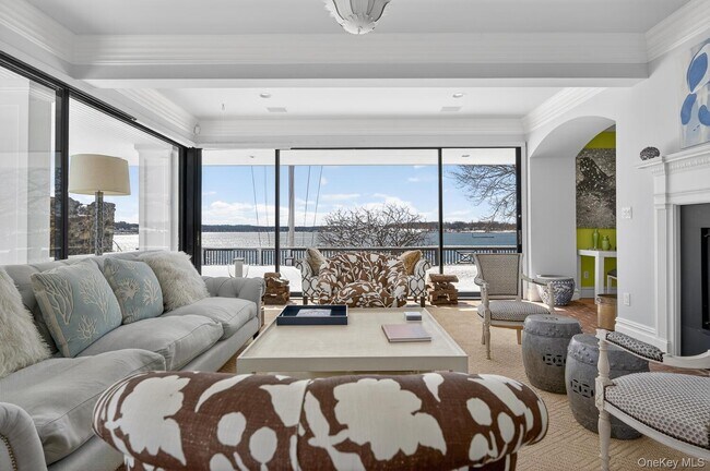 Foto del edificio - 336 Centre Island Rd
