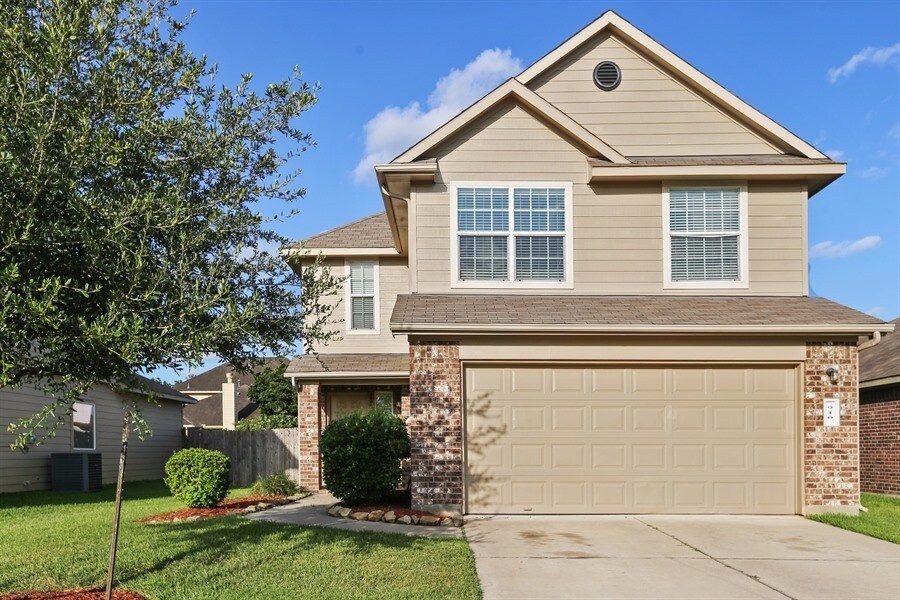 Primary Photo - 910 Dracena Ct