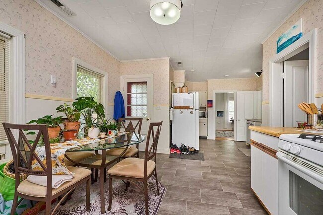 Foto del edificio - 46 Garfield Ave