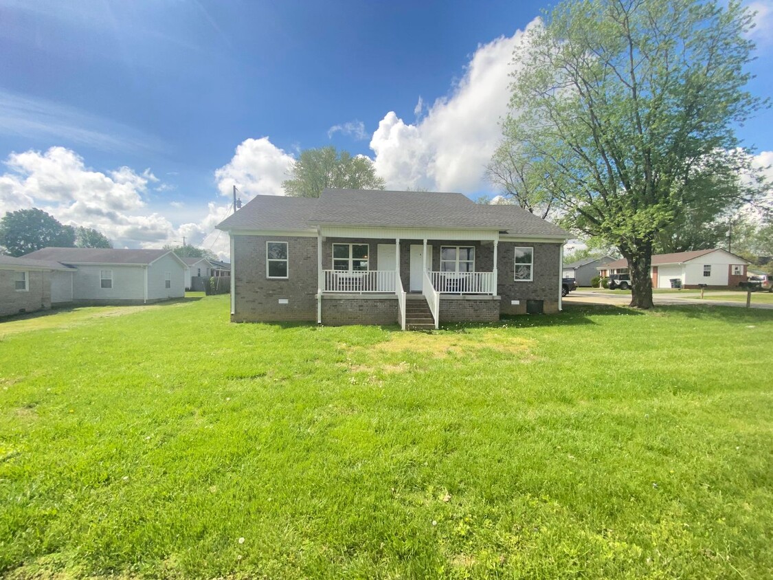 Foto principal - For Lease - 2 Bed, 1 Bath, 900sqft duplex,...
