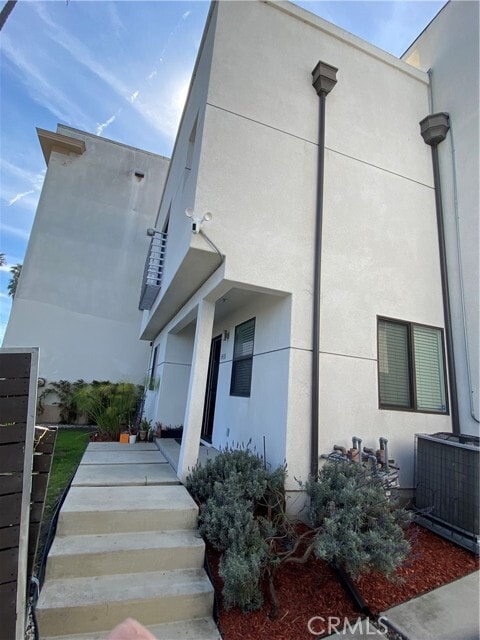 Building Photo - 1431 S Beacon St
