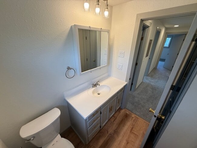 Building Photo - 3bed/1.5bath $500 signing bonus if lease signed by April 31st, 2026