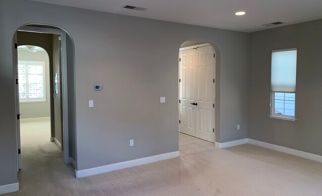 Building Photo - 1240 Royal Creek Court