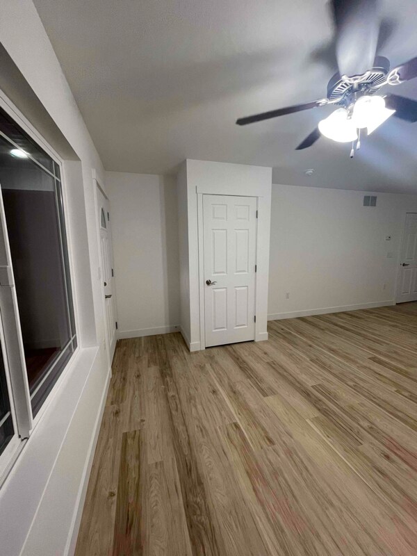 Building Photo - 1363 W Spruce Ave