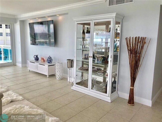 Building Photo - 3430 Galt Ocean Dr