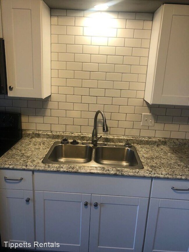 Building Photo - 3 br, 1 bath Apartment - 628 Vilas St