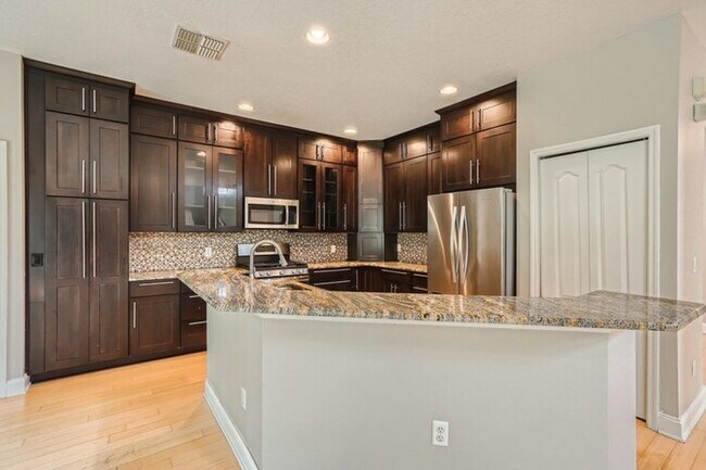 Building Photo - 9450 Leatherwood Ave, Tampa, FL, 33647