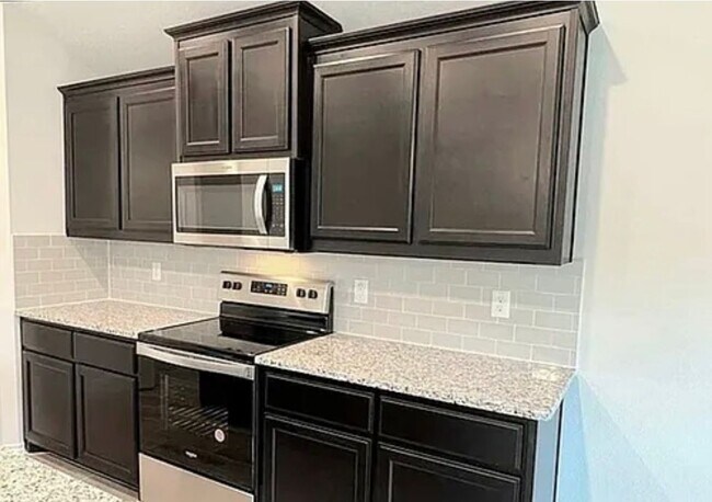 Foto del edificio - 5825 Brookville Dr