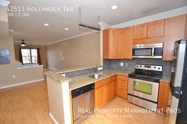 Building Photo - 42513 Hollyhock Terrace