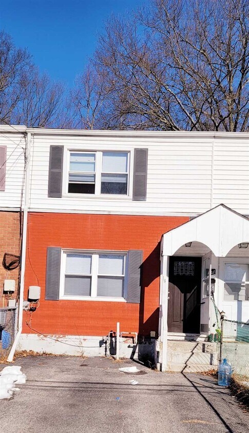 Primary Photo - 14 N Gilmore Blvd