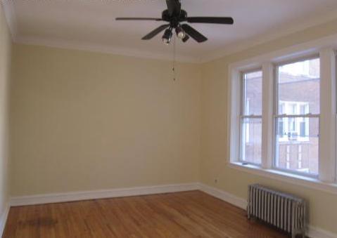 Building Photo - 4715 W Belmont Ave