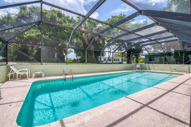 Building Photo - 4111 S Indian River Dr