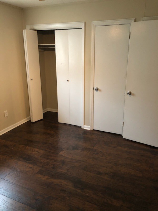 Foto del edificio - 2231 Forest Lake Dr