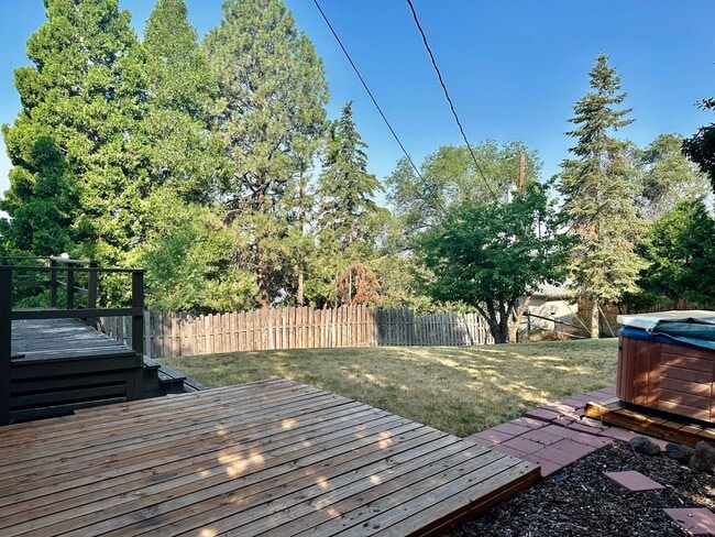 Building Photo - SPACIOUS HOME IN DESIRABLE HOT SPRINGS, 1....