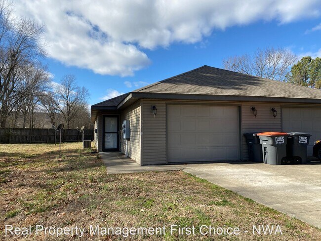 Foto del edificio - 2 br, 2 bath House - 221 Carrigan Road Uni...