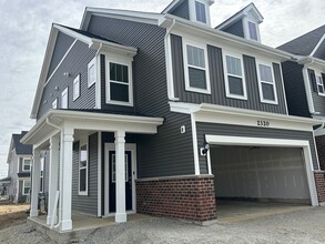 Building Photo - 2320 Horseshoe Cir