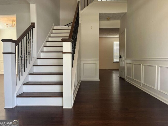 Building Photo - 3184 Elmwood Ct