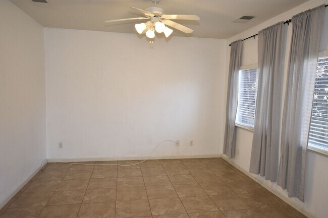 Foto del edificio - 1564 Blue Beaver Way