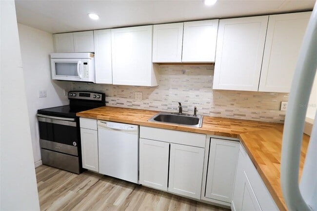 Building Photo - 2913 Lichen Ln