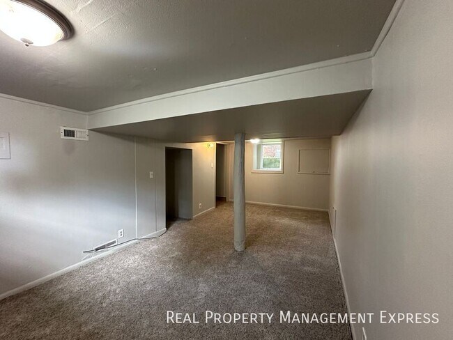 Foto del edificio - Lower Level Studio Apartment