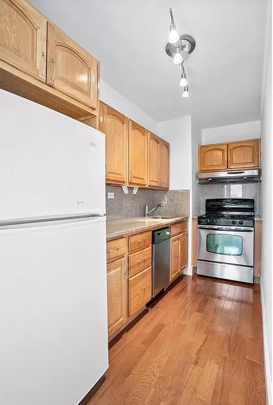 Photo - 135 Willow St Apartment