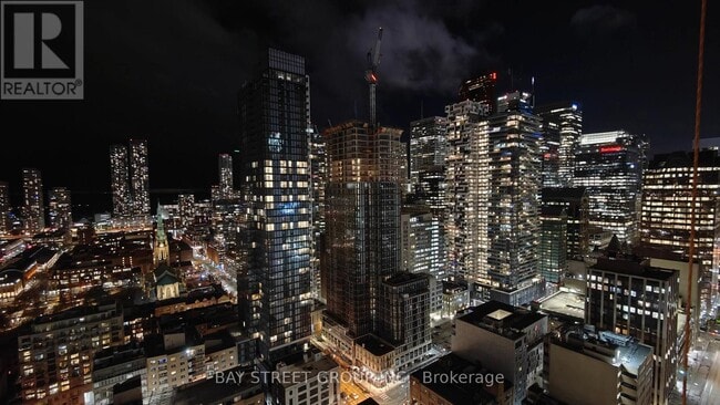 Photo du bâtiment - 88 Queen St E