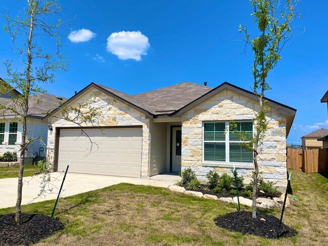 Building Photo - 4 Bedroom 2 bath 1 Story Home