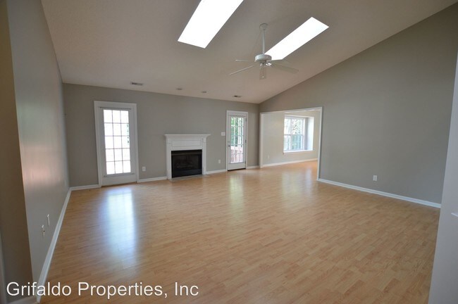Building Photo - 3 br, 2 bath House - 101 Huff Court