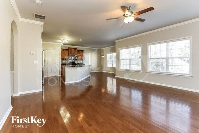 Building Photo - 6675 River Island Cir