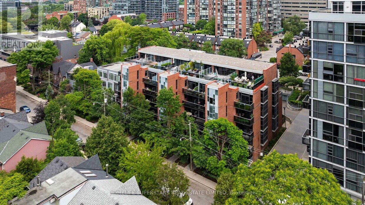 Photo principale - 60-160 Niagara St