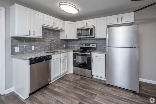 Building Photo - Maple Creek Apartments