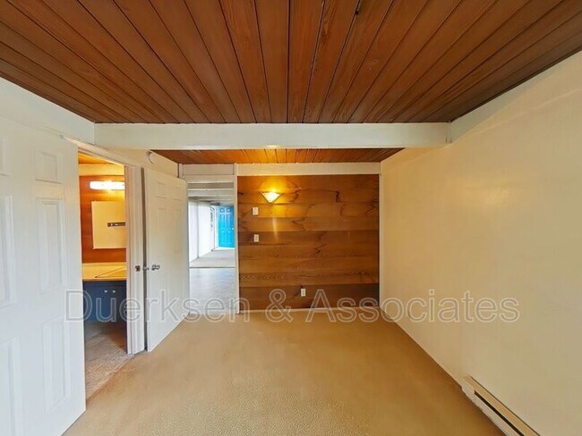 Building Photo - 352 NW 18th