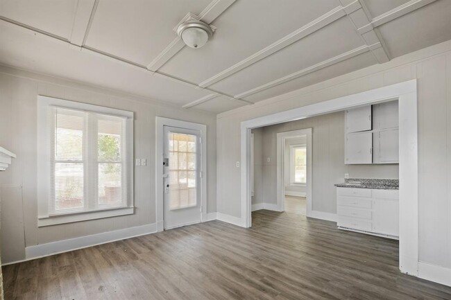 Foto del edificio - 8402 Brockton St