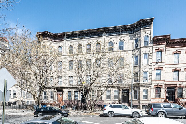 Building Photo - 459 Chauncey St