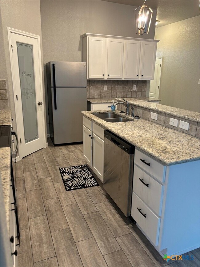 Building Photo - 811 Marlow Cove