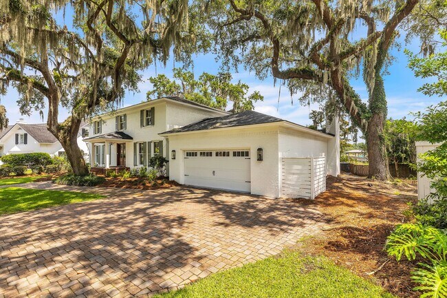 Foto del edificio - Gorgeous Waterfront Home on Isle of Hope