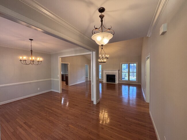 Foto del edificio - 420 Lake Forest Dr SE