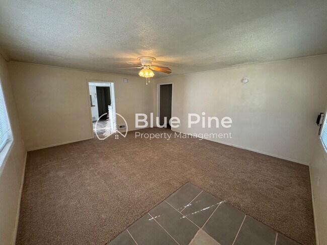 Building Photo - 730 10th St