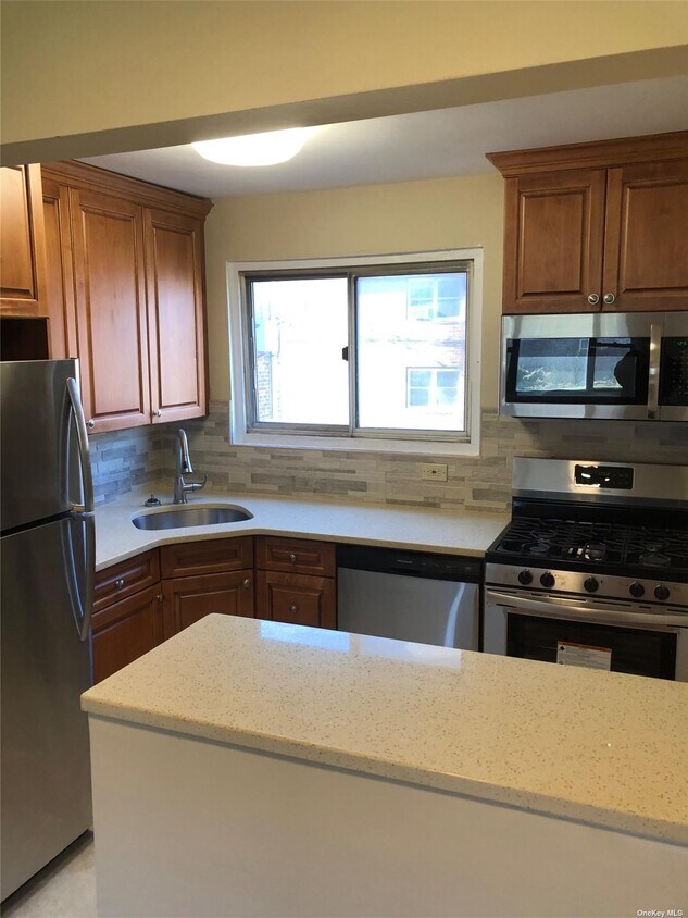 Foto del edificio - 1036 Hunter Ave